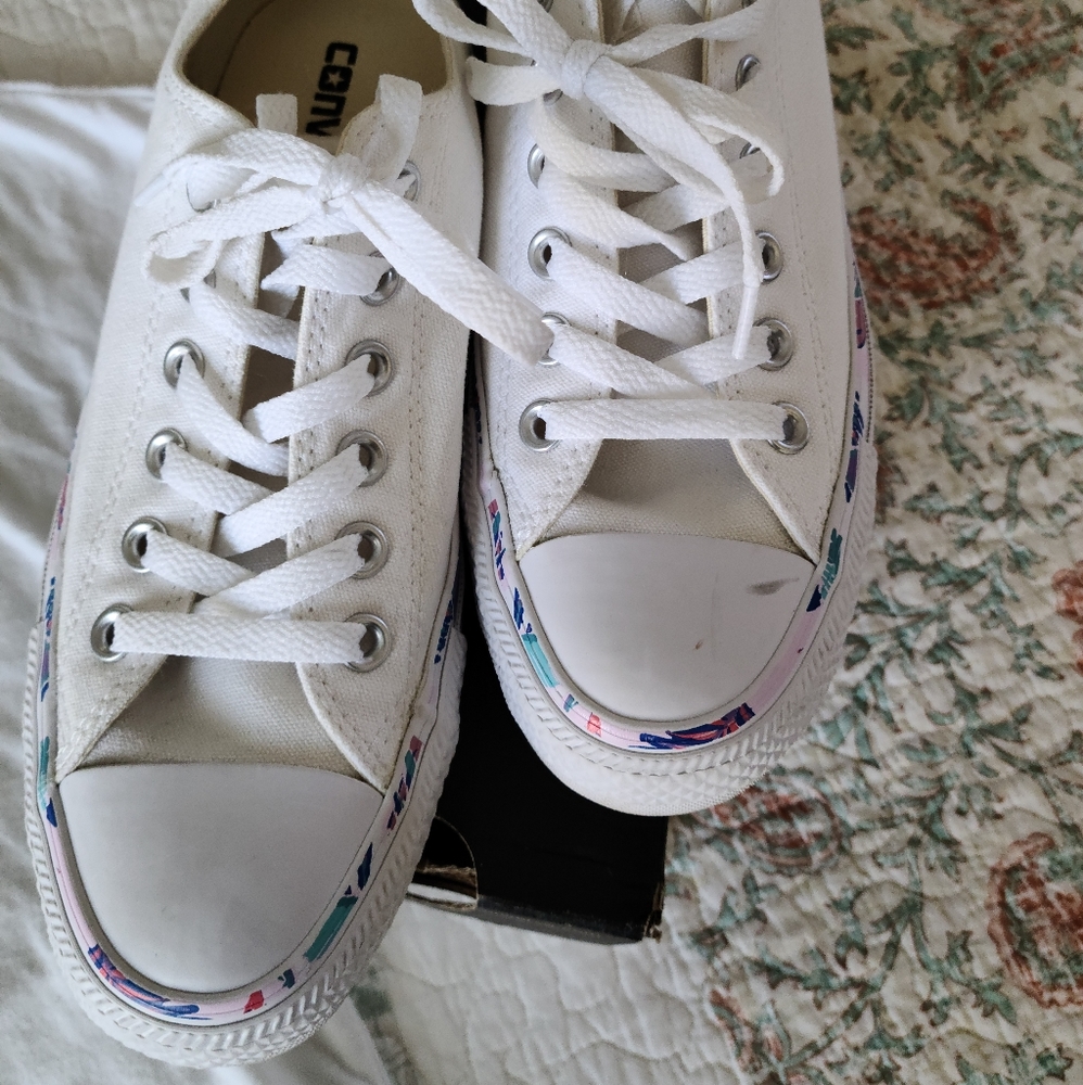 Converse Shoes with matching Shirt! - Picture 3 of 5